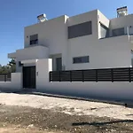 Toska فيلة لوتراكي